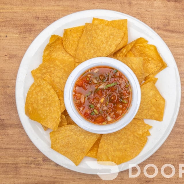 Chips with Salsa El Carnal.