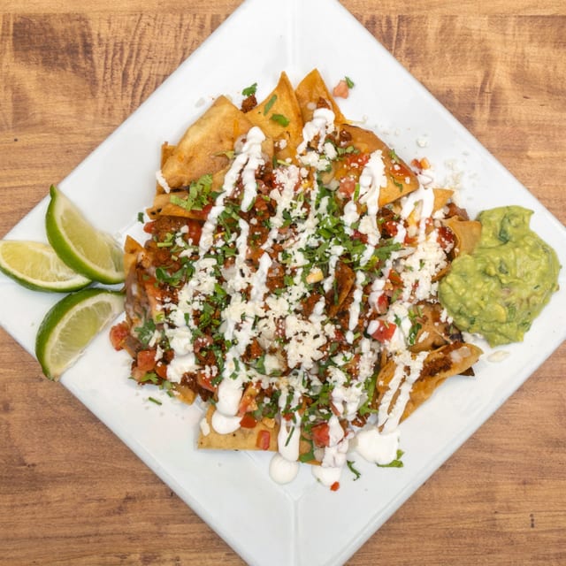 Nachos el Carnal.