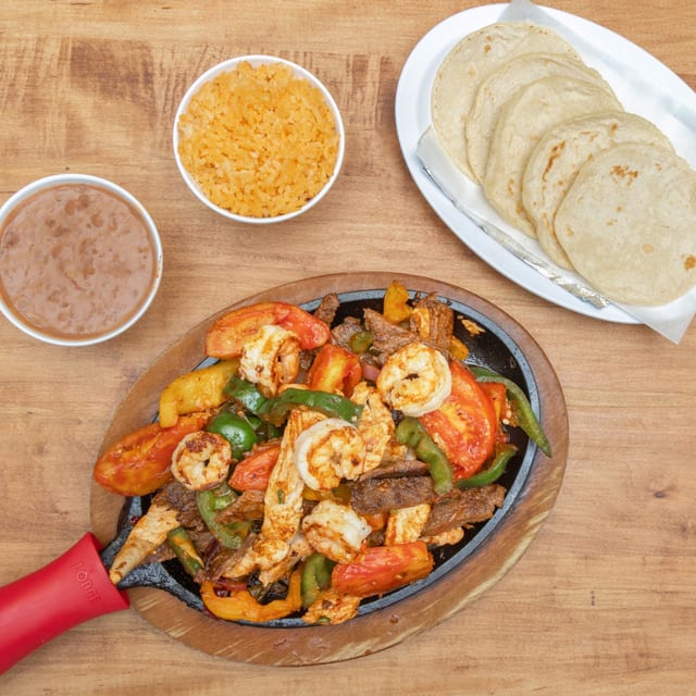 Fajitas Mar y Tierra.