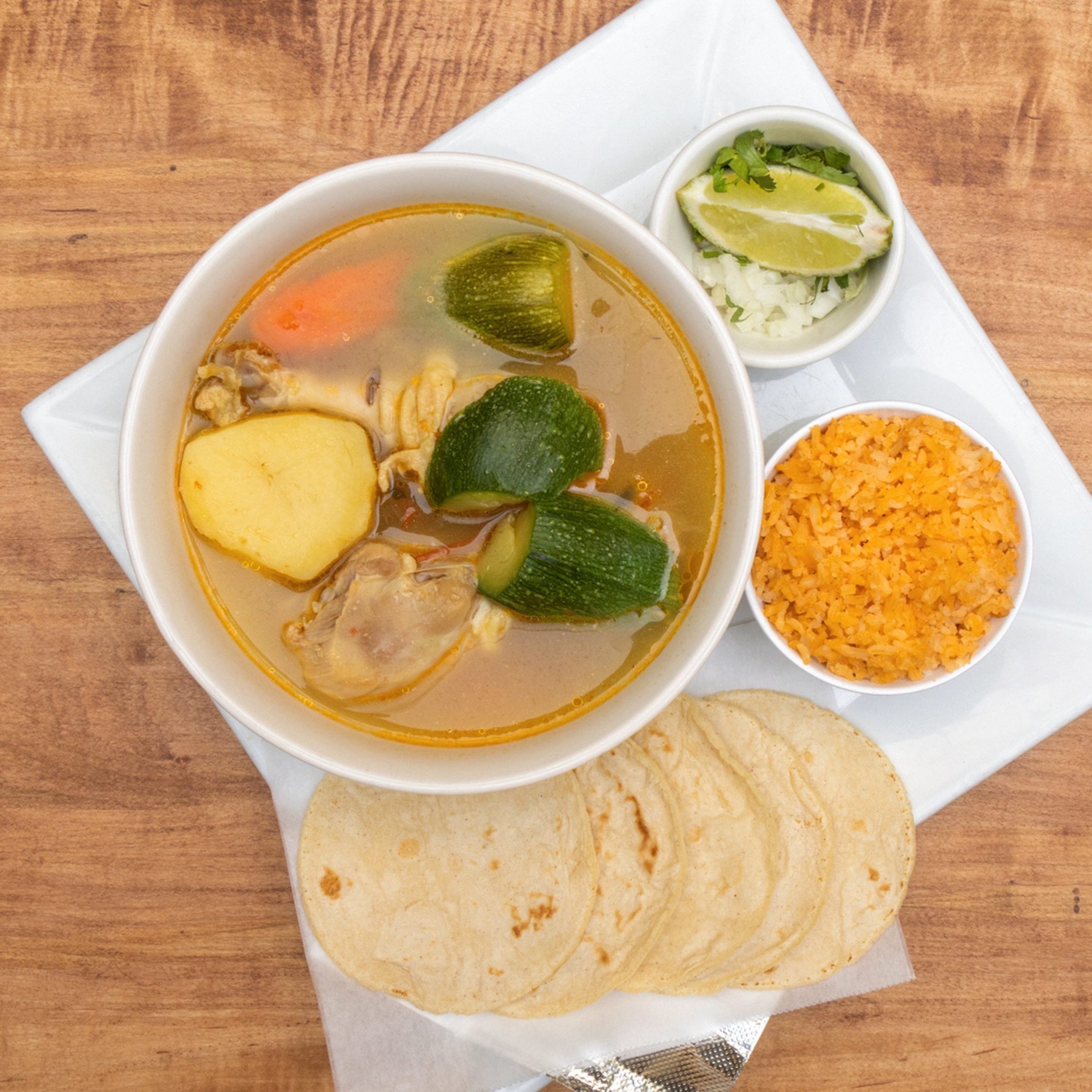 Caldo de Pollo.