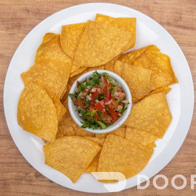 Chips con Pico de Gallo.